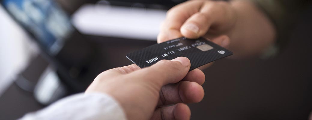 The Pros and Cons of Credit Cards | Farm Bureau Financial Services