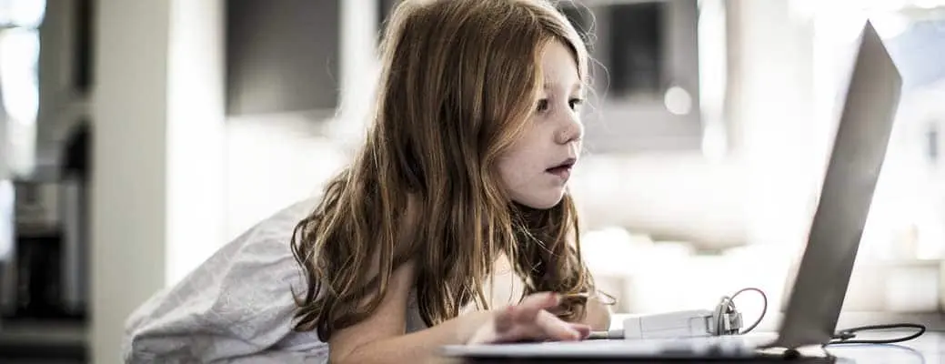 5 tips to keep kids safe online this school year