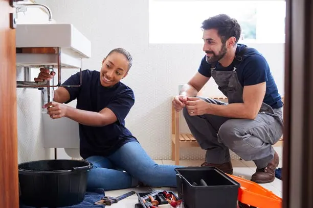When to DIY and When to Call in the Plumbing Pros